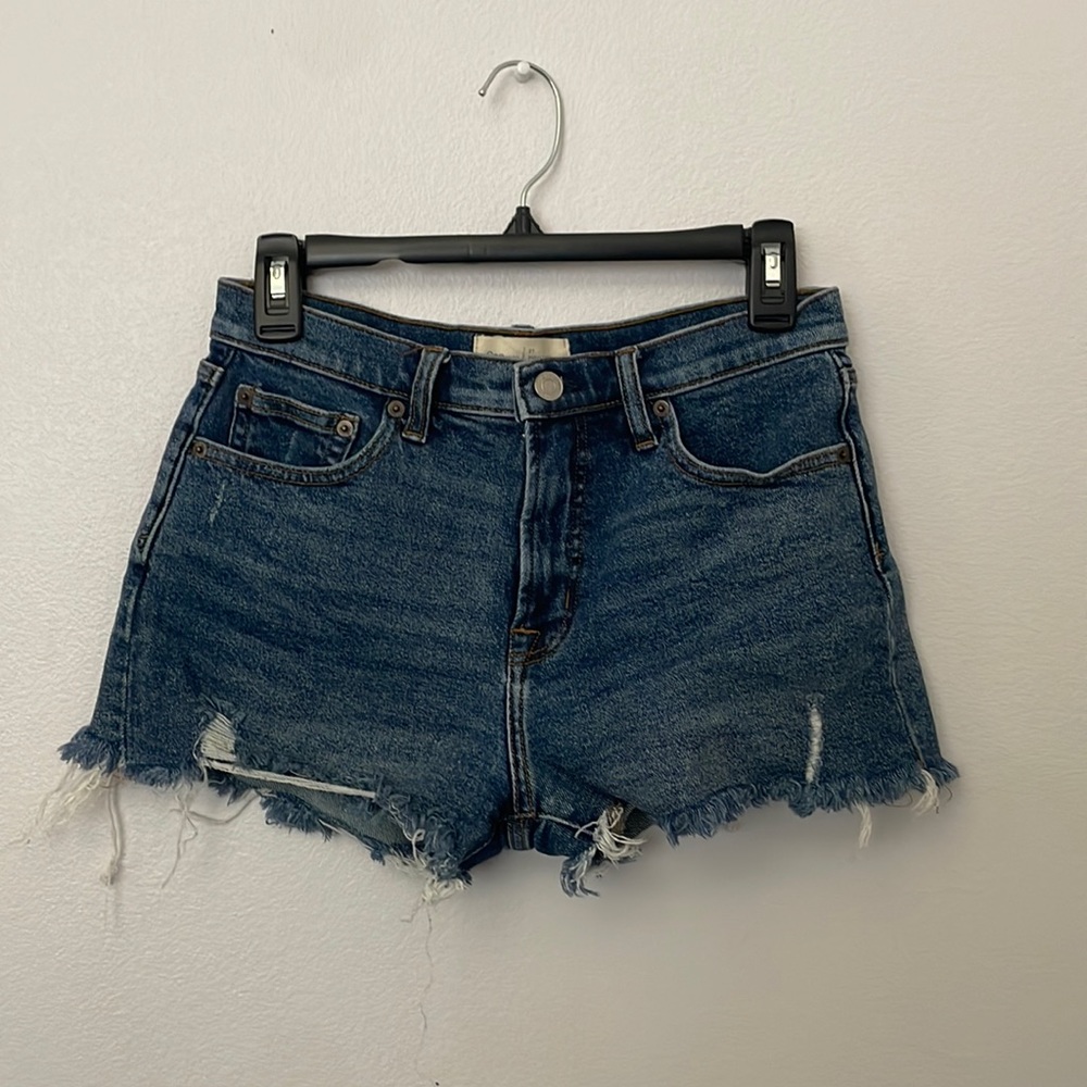 GAP Distressed, High Rise Denim Shorts💙💙